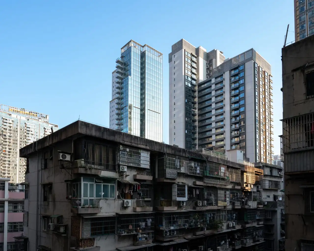 河南四和顺自粘卷材在屋面防水工程中的应用优势解析
